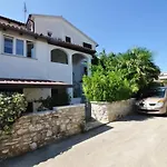 In Novigrad Mit Privatem Parkplatz By Interhome Apartment Novigrad (Istria)