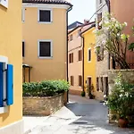 In Novigrad Mit Privatem Parkplatz By Interhome Novigrad (Istria)
