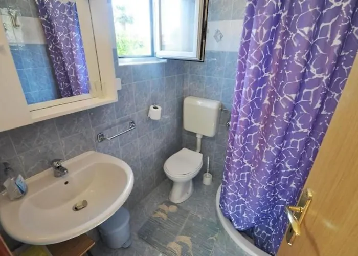 In Novigrad Mit Privatem Parkplatz By Interhome شقة Novigrad Istria