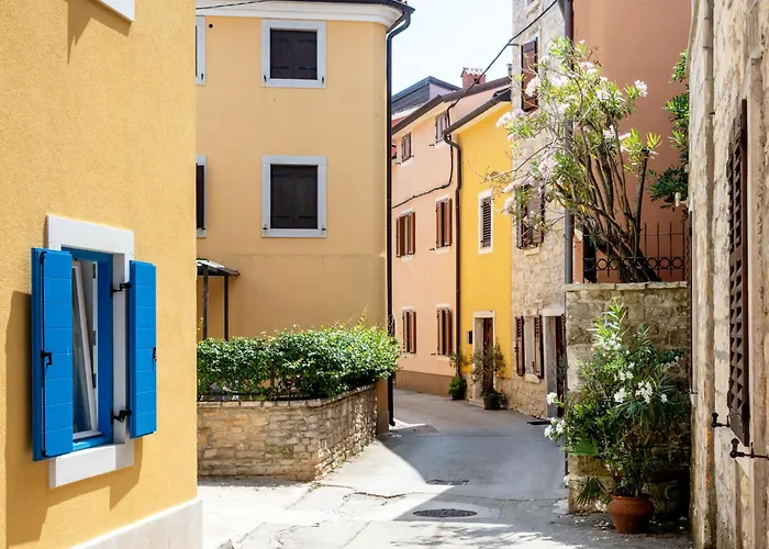 In Novigrad Mit Privatem Parkplatz By Interhome Novigrad Istria