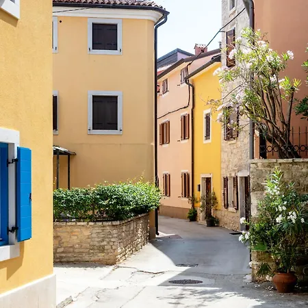 In Novigrad Mit Privatem Parkplatz By Interhome Novigrad Istria